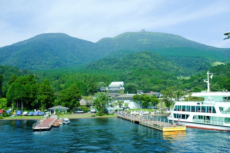 蘆之湖遊覽船(箱根園港)
