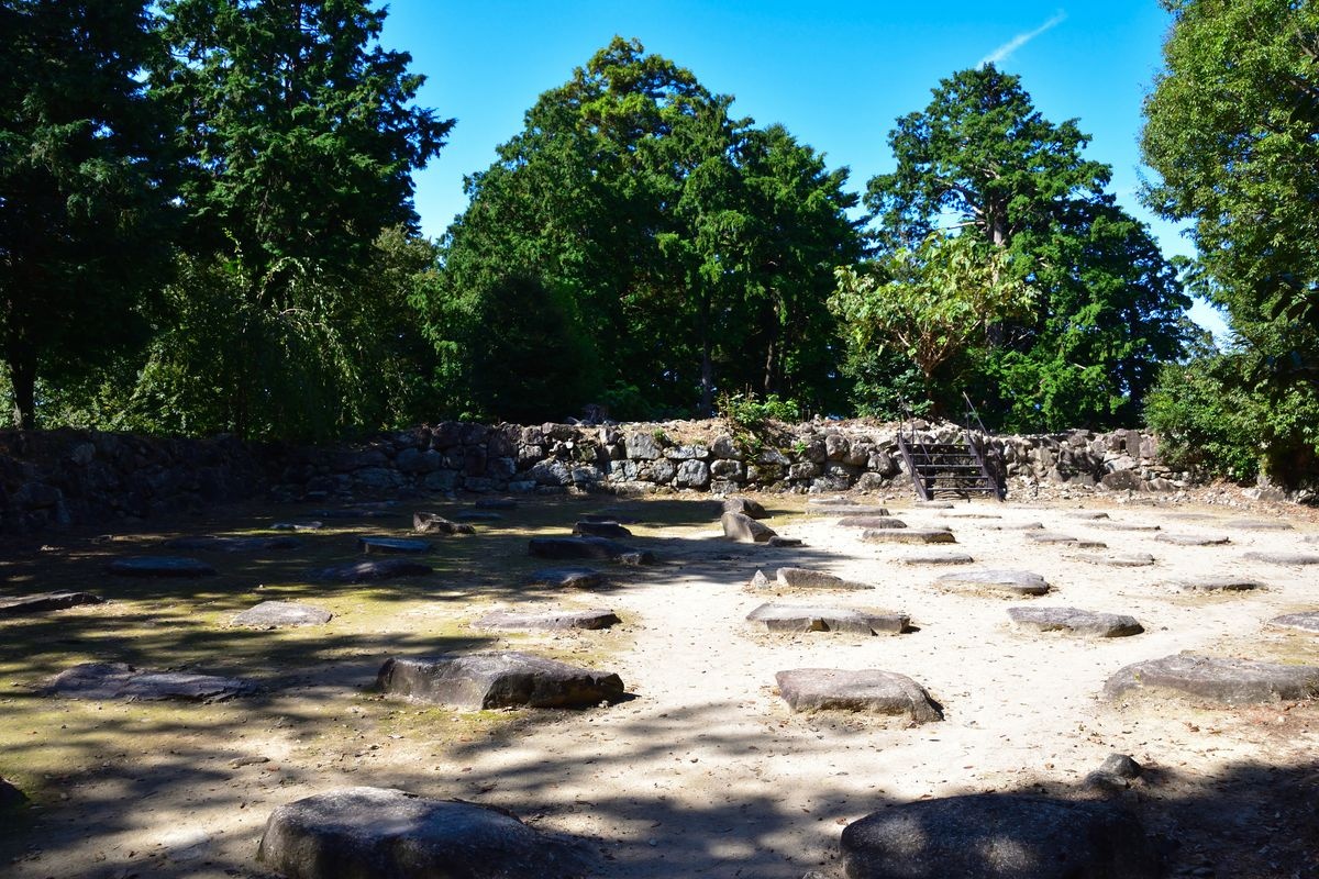 Azuchi Castle Ruins