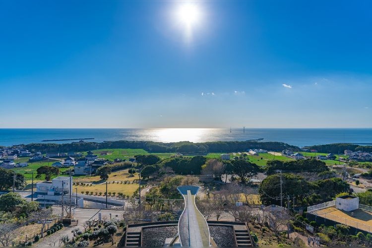 Observatoire de la Colline de la Terre Ronde (Chikyu no Maruku Mieru Oka)