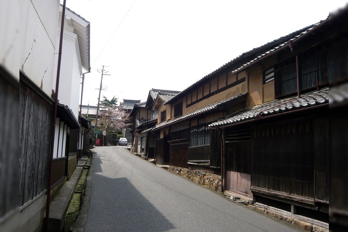Yosano-cho Kayoshi Traditionelle Gebäude-Erhaltungszone (Chirimen-Kaido)