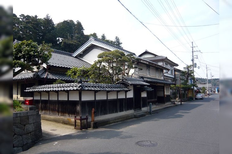 Yosano-cho Kayoshi Traditionelle Gebäude-Erhaltungszone (Chirimen-Kaido)