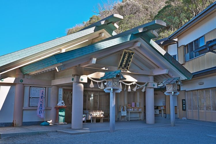 Futami Okitama Shrine (Meoto Iwa) 4