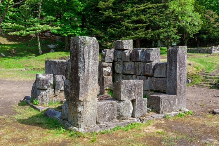 Ruinas de los Altos Hornos de la Mina de Hierro de Hashino