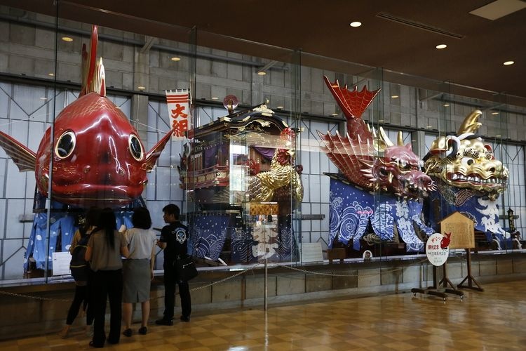曳山展示場 (Hikiyama Exhibition Hall)