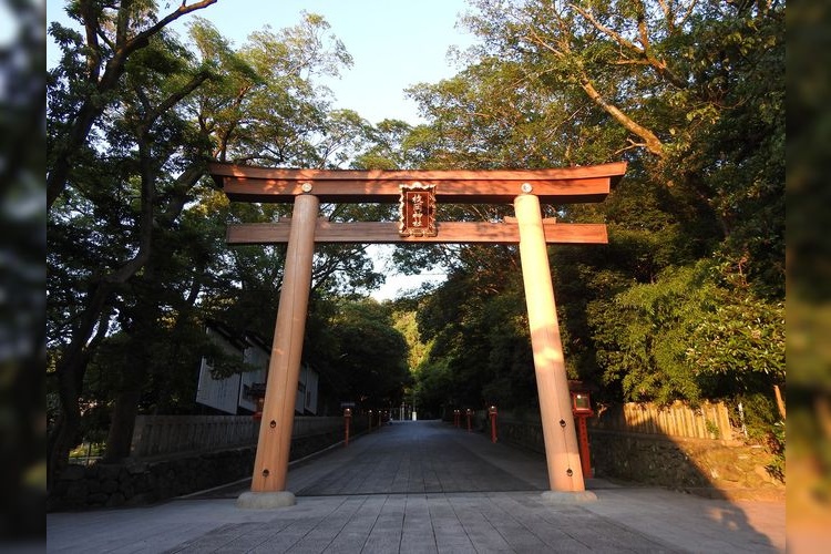 枚岡神社 (Mimaoka Jinja)