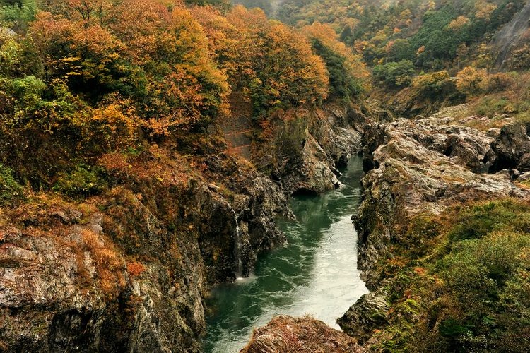 飛水峽 (Hisuikyo Gorge)