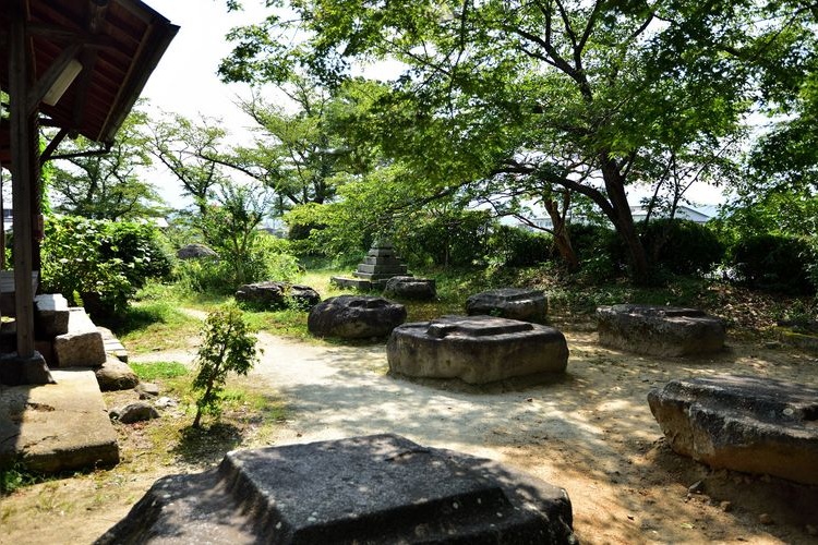 Honyakushi-ji Ruinen