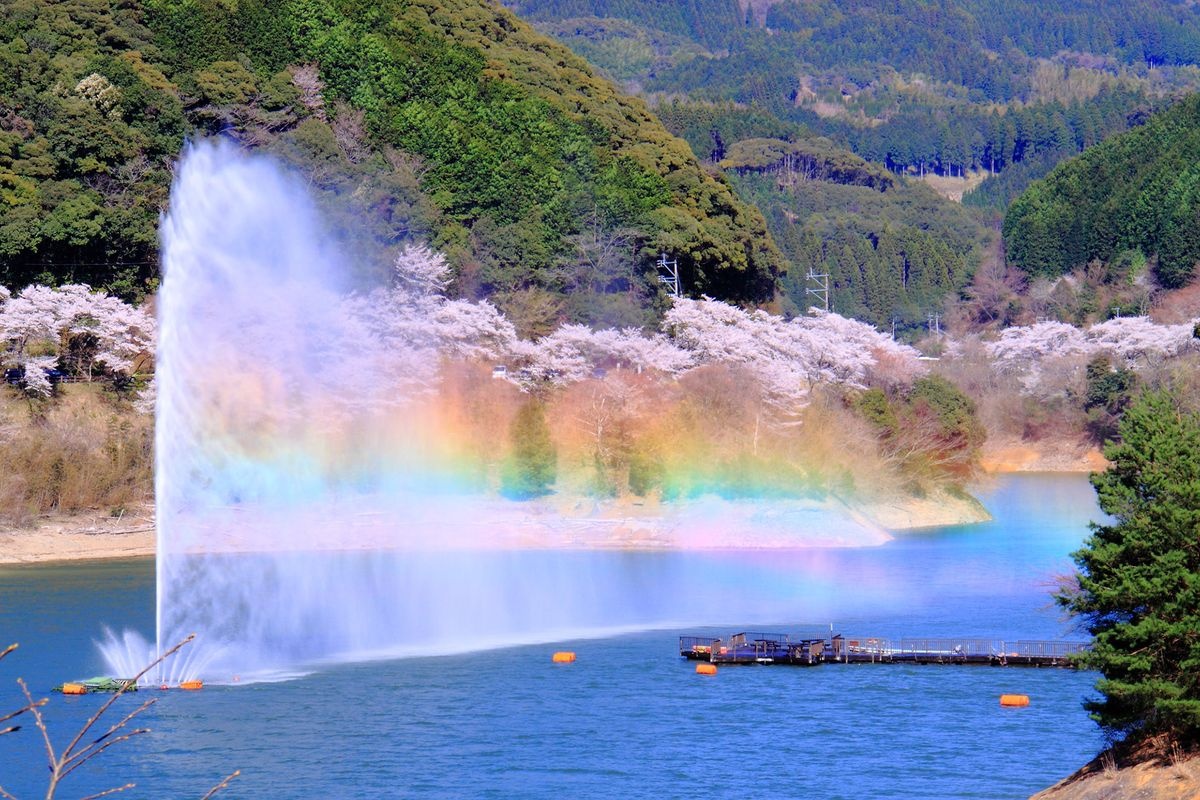 ทะเลสาบเขื่อนอิตสึโบชิ (Itsuboshi Dam Lake)