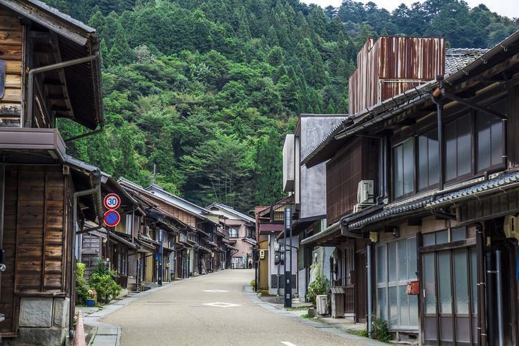 ย่านเมืองเก่าอิวามุระ (Iwamura-cho Hon-dori)