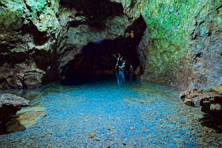 Hang động thạch nhũ dưới nước Inazumi 2