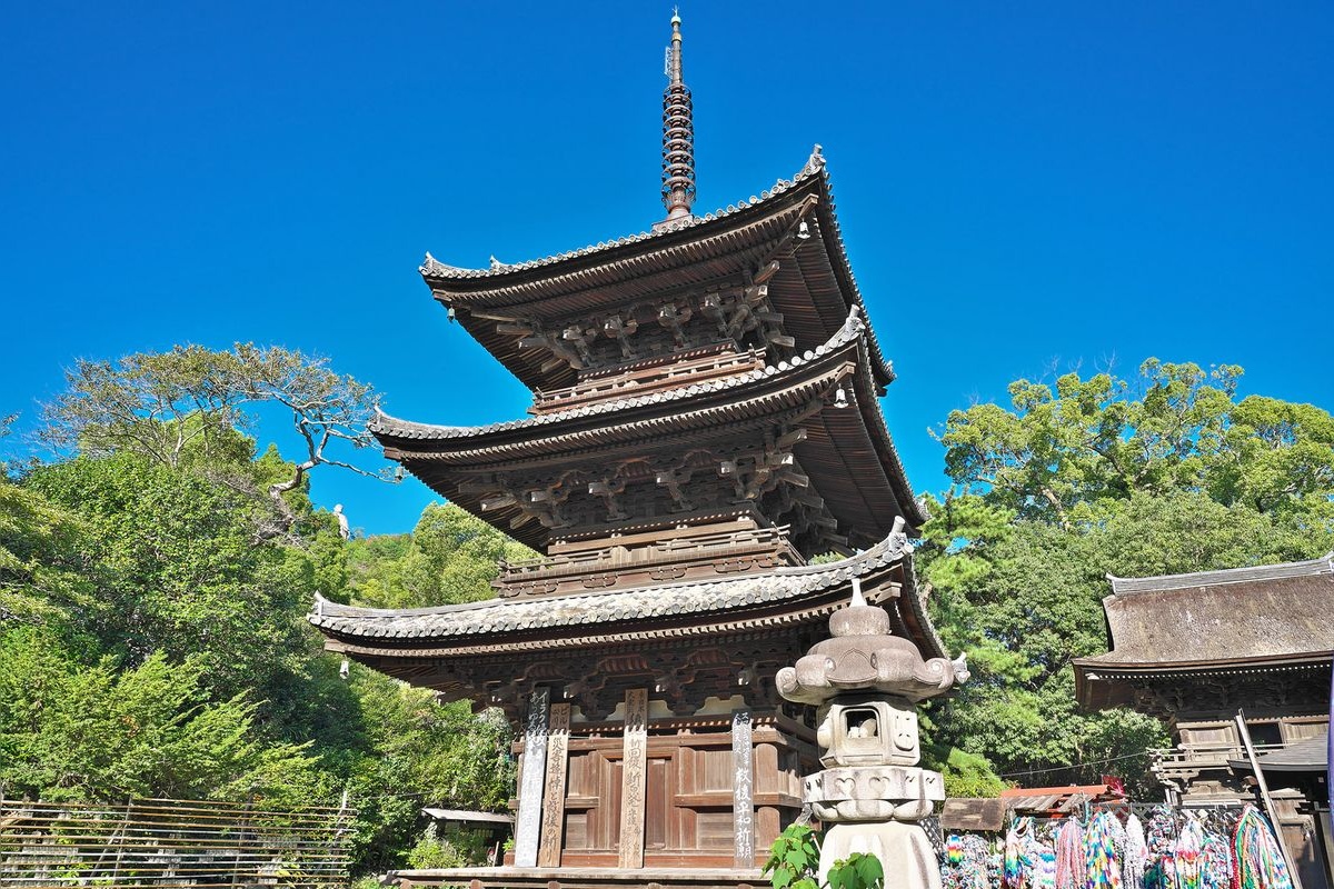 石手寺 (Ishite-ji Temple)