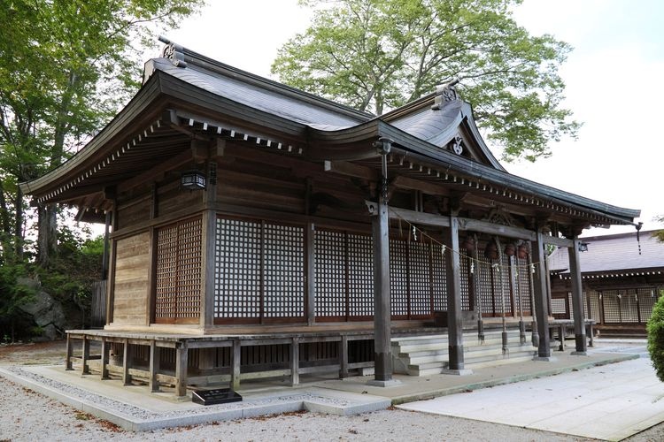 Isotsutsukowake Shrine 2