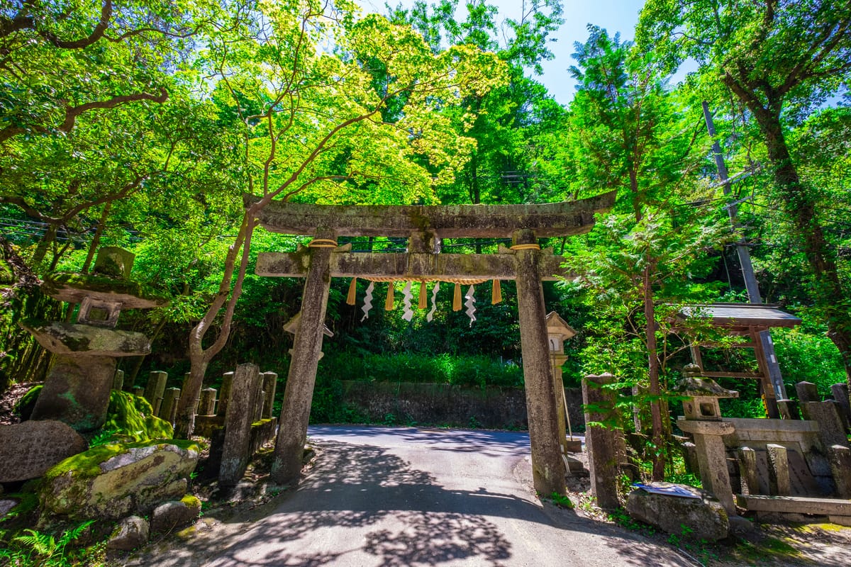 ศาลเจ้าอิวาฟูเนะ (Iwafune Jinja)