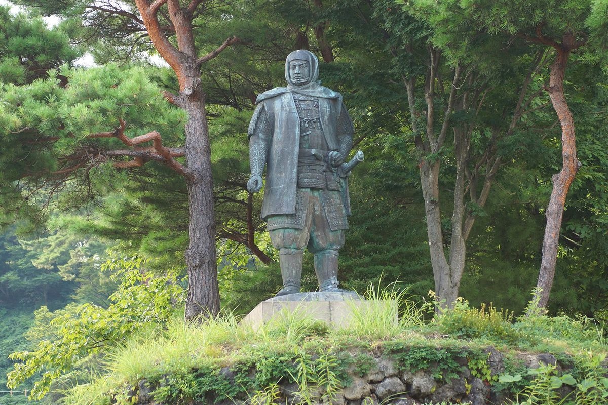 春日山神社 (Kasugayama Jinja)