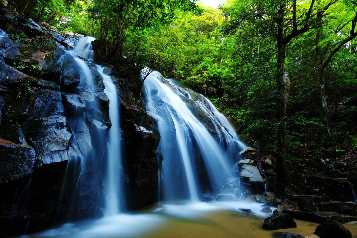 金引瀑布 (Kanabiki Falls)