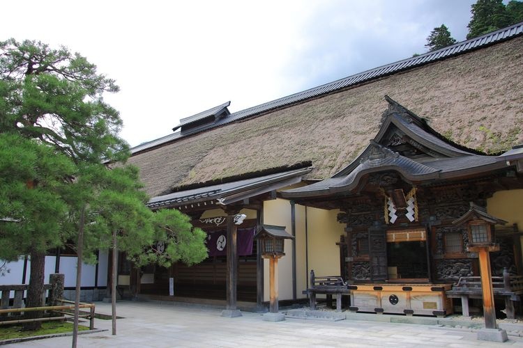 Kofune Shrine (Kofuen Garden)