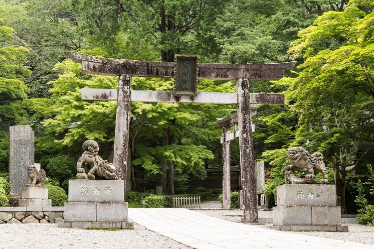 Kofune Shrine (Kofuen Garden) 2