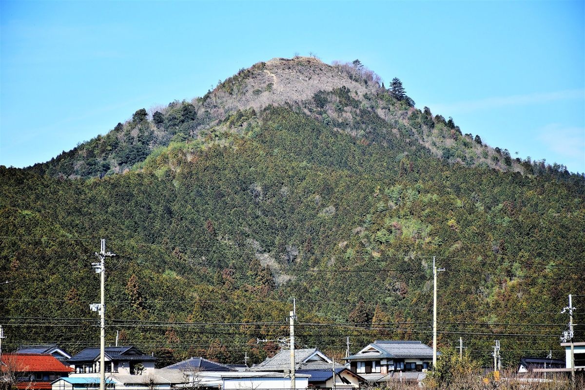 쿠로이성 유적 (Kuroi Castle Ruins)