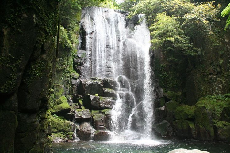 น้ำตกคูนุโนกิ (Kuno-no-ki Falls)