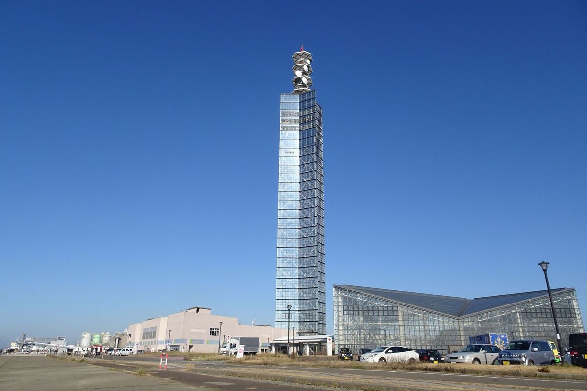 Michi-no-Eki Akita Minato Port Tower Celon