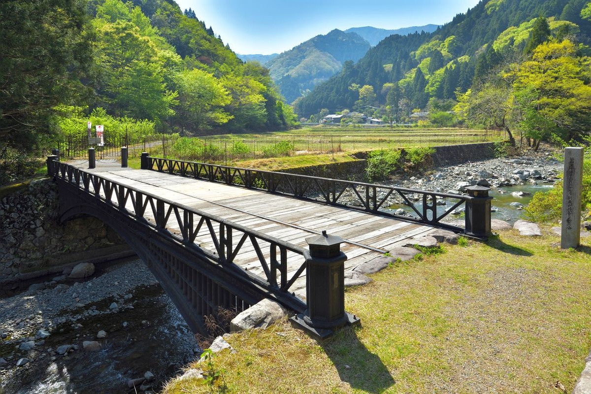 Pont de Mikobata (Mikobata Chutetsu Kyo)
