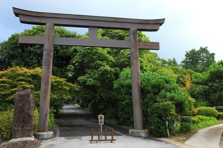 ศาลเจ้ามิวากาสุ (Miwakasu Jinja)