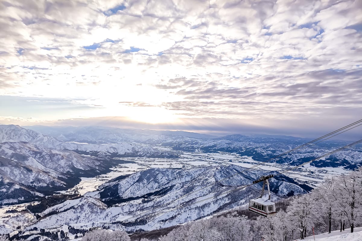 Muikamachi Hakkaisan Ski Resort