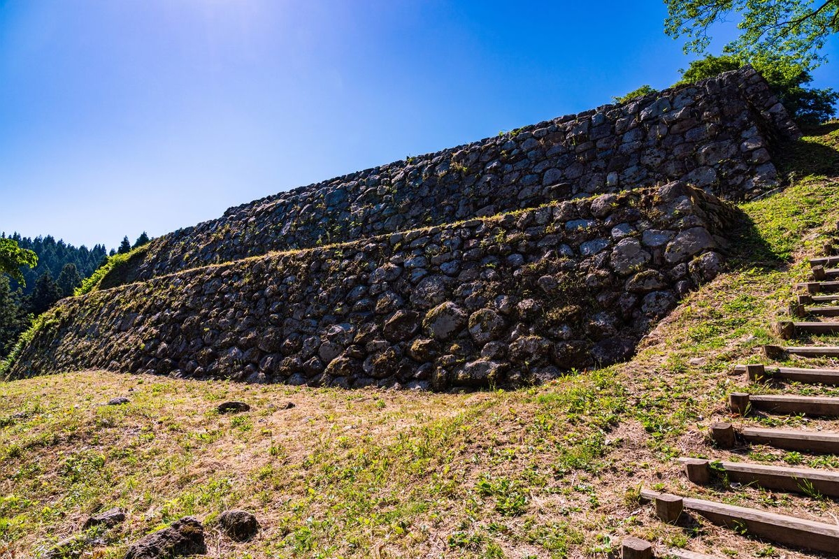 나나오 성터 (Nanao Castle Ruins)