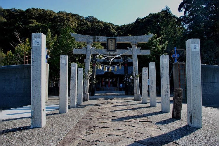 鳴無神社