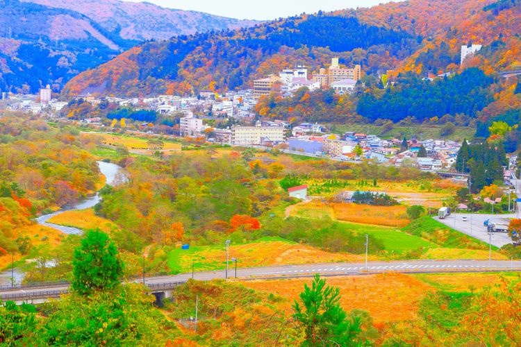 鸣子温泉