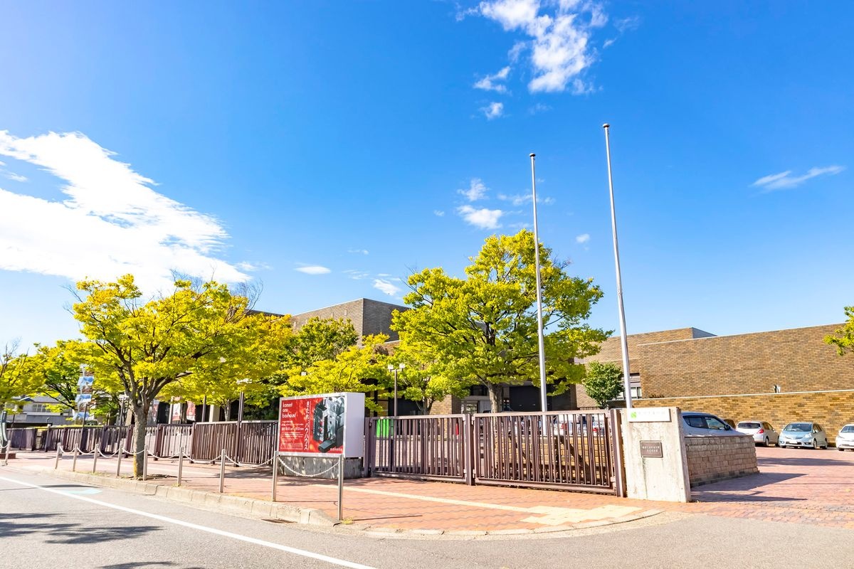 新潟市美術館