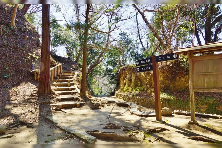 니라야마 성터