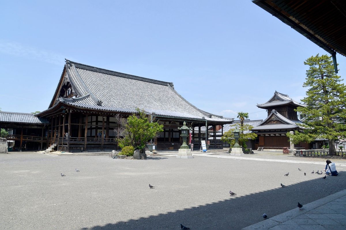 大通寺 (Dōtsū-ji)