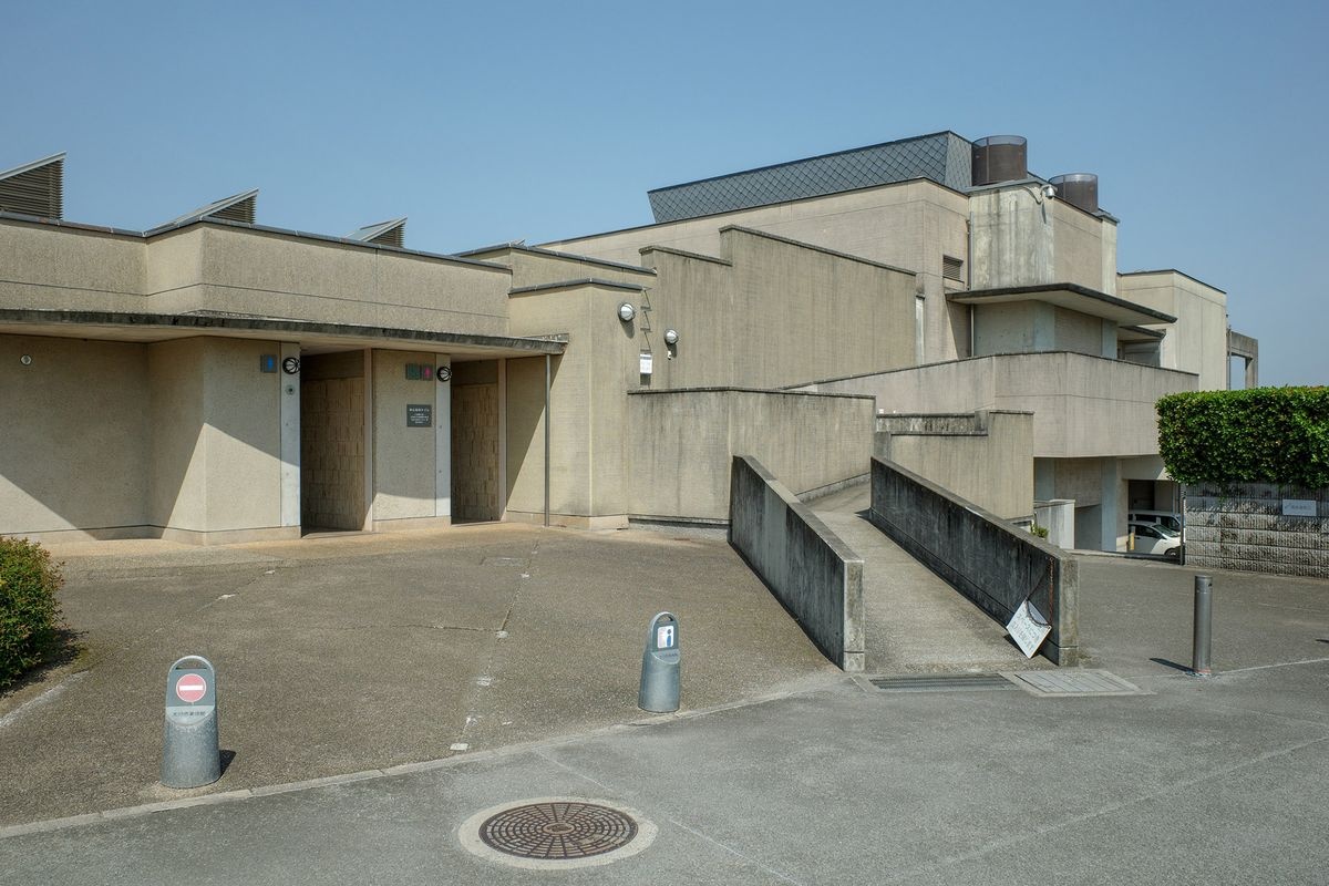 พิพิธภัณฑ์ศิลปะเมืองโออิตะ (Oita City Art Museum)