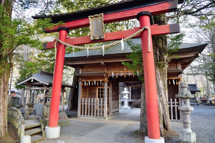 Osunofumi Sengen Jinja (Shrine แห่ง Oshino Hakkai)