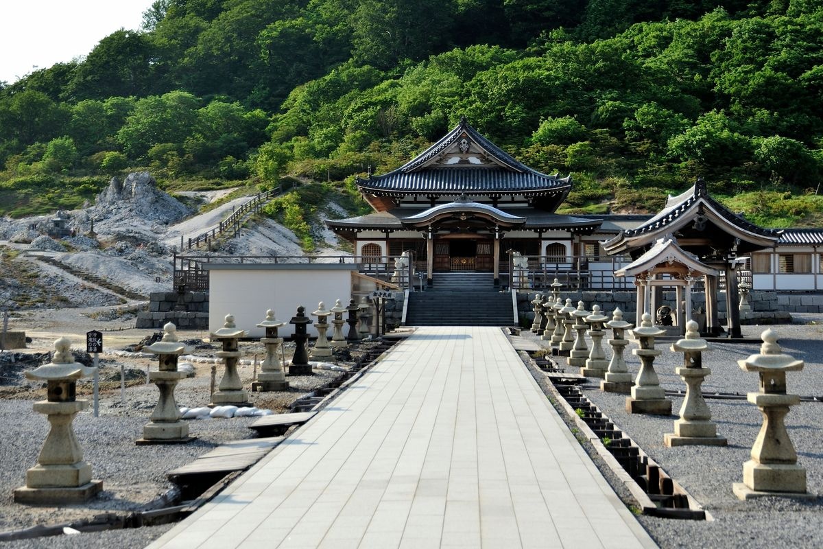 恐山 (Osorezan)