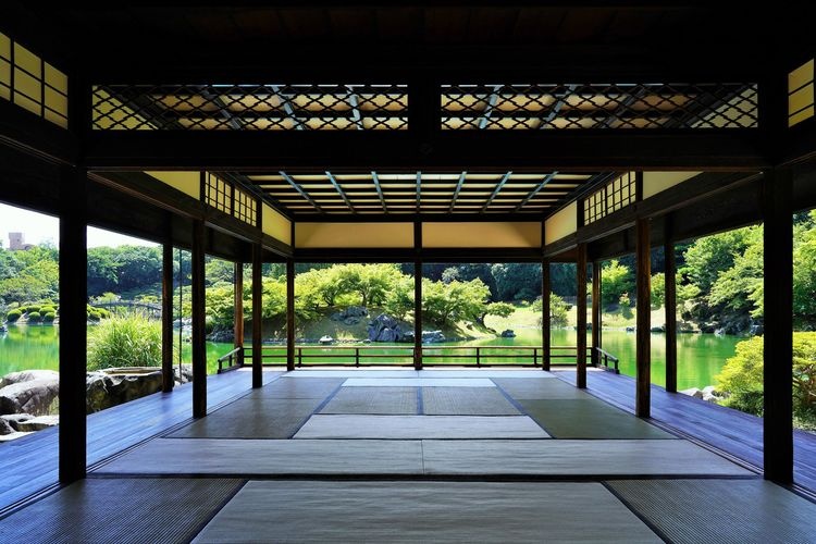 สวนริตสึริน (Ritsurin Garden)