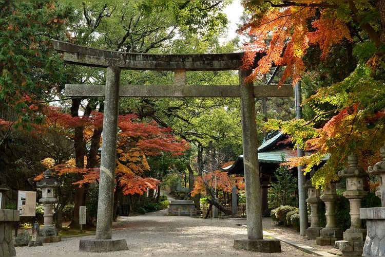 Rokusho Jinja Shrine 3