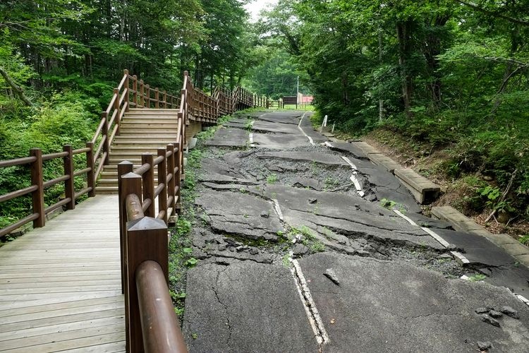 祭畤大橋(落橋)展望の丘