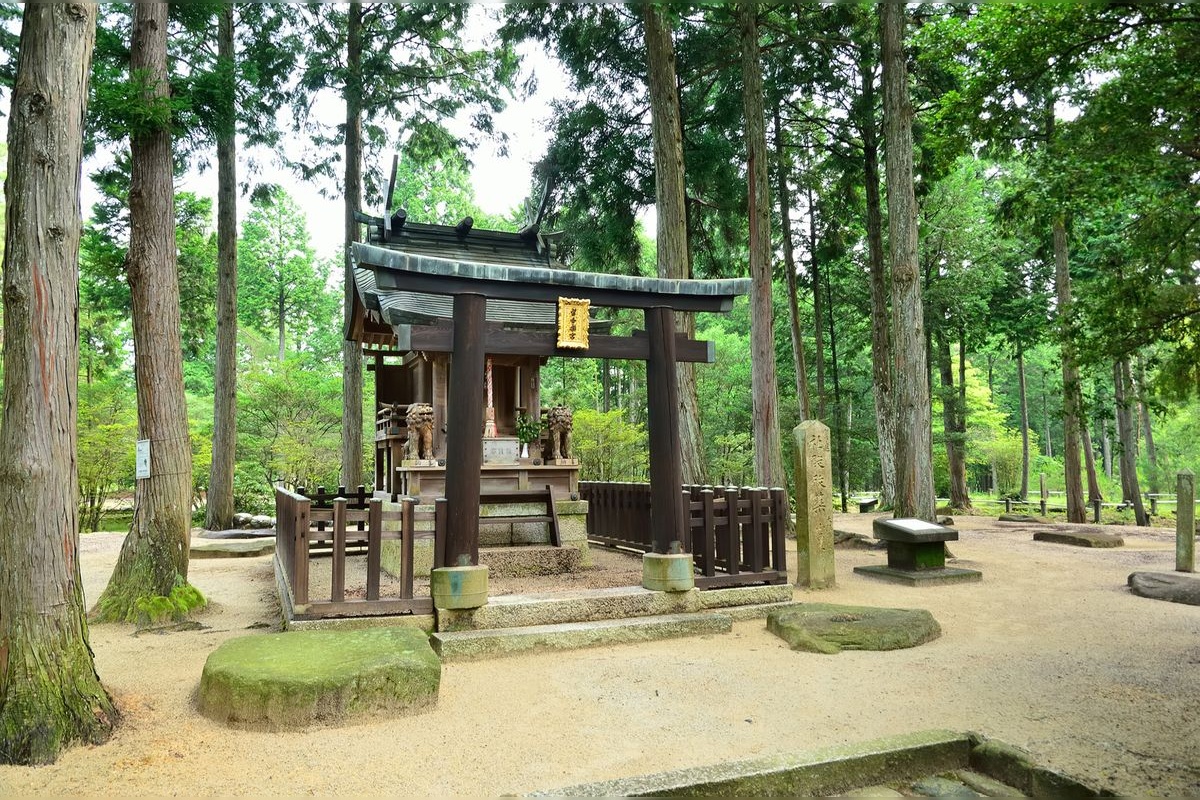 โบราณสถานพระราชวังชิกะรากุ (เขตไดริโนะ - Shigaraki-gu Ruins)