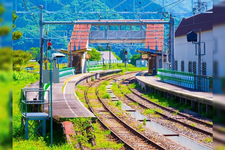 Gare de Shinano-Morakami 3