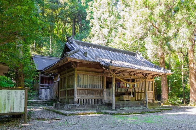 Shinmon Jinja Shrine