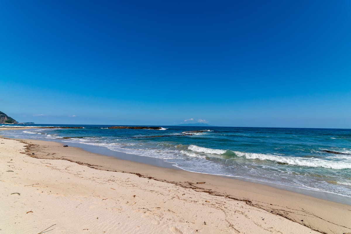 หาดชิราฮามะ ชูโอ (Shirahama Chuo Beach)