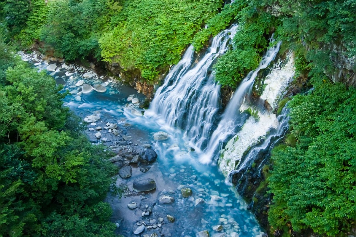 시라히게 폭포 (Shirahige Falls)