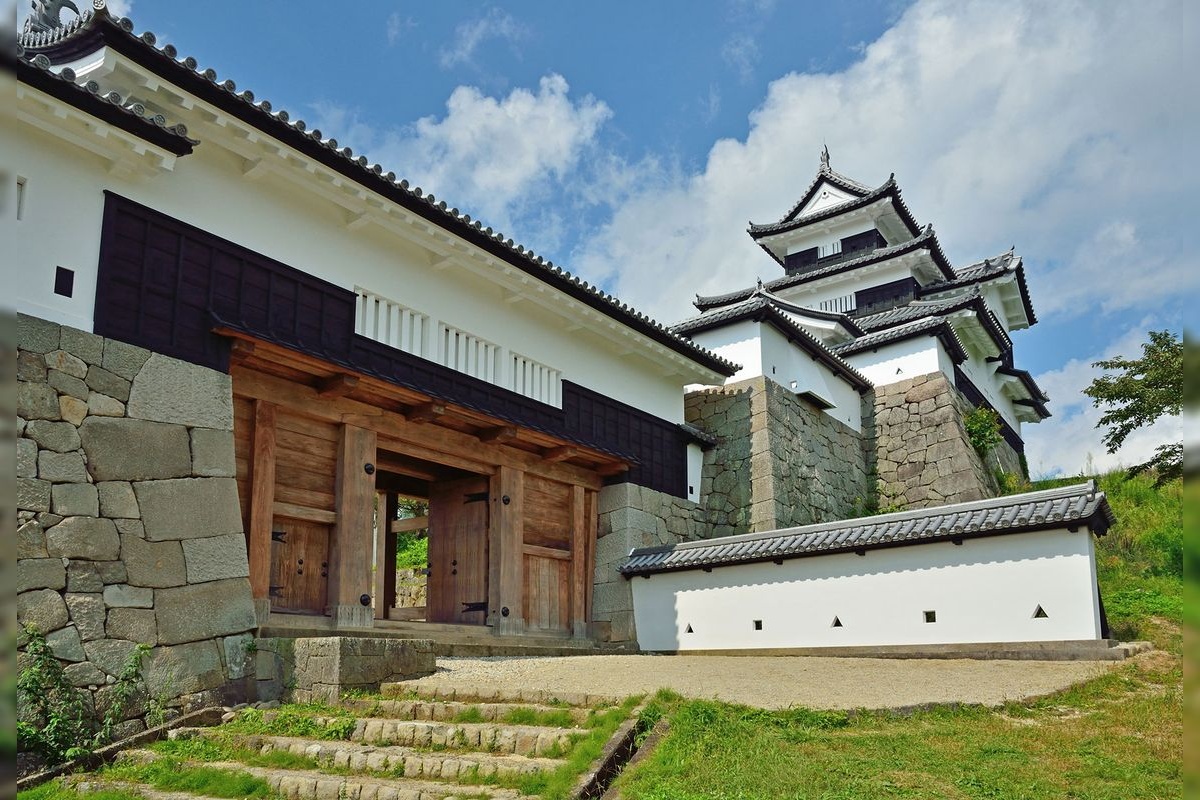 코미네 성터 (Komine Castle Ruins)