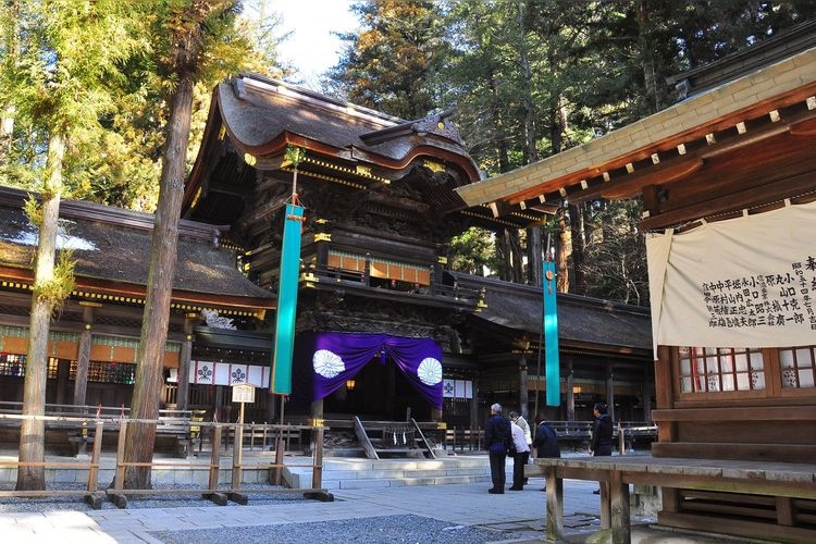 Suwa Taisha Shimosha Harumiya 3