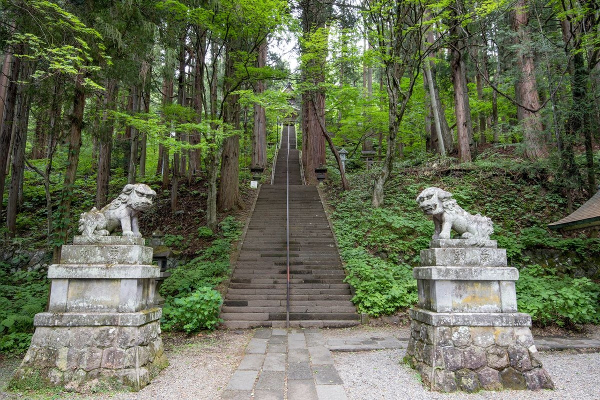 Kuil Kuat Shinto Shrine Hokosha