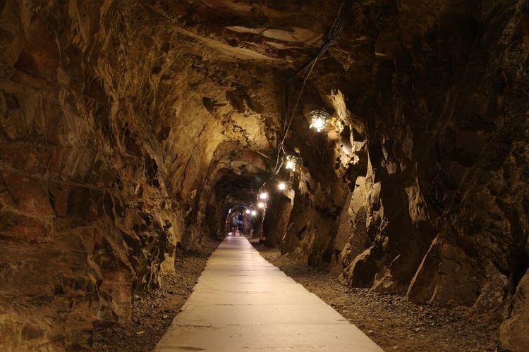 เหมืองทองโทอิ (Toi Gold Mine)