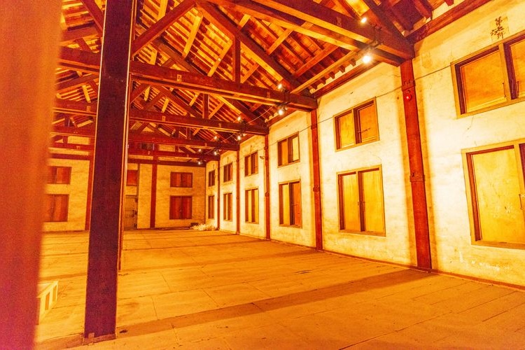 โรงงานทอผ้าไหมโทมิโอกะ (Tomioka Silk Mill)