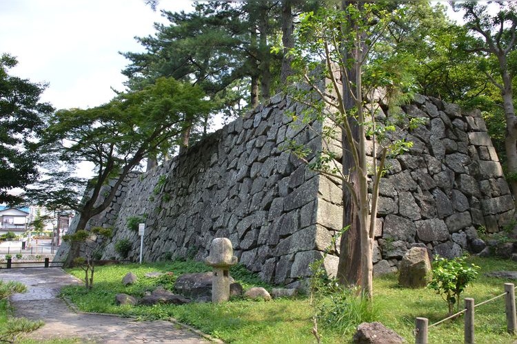 Ruinas del Castillo de Tsu 4